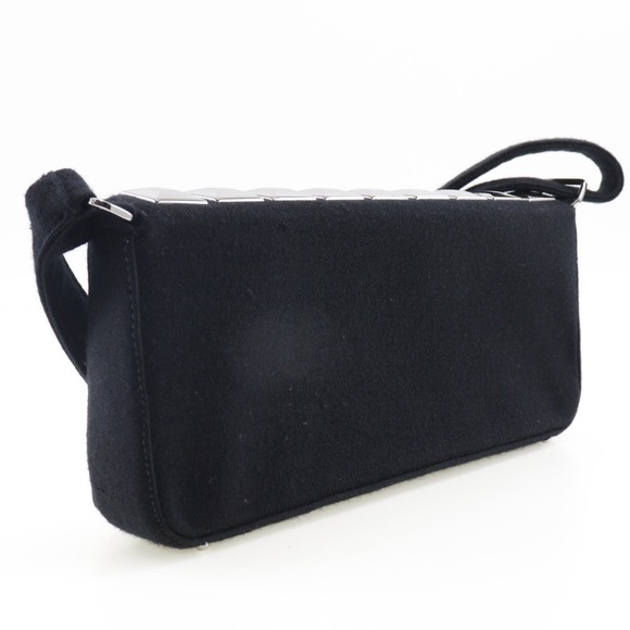 CHANEL Ice Cube Shoulder Bag in Cotton Black - Picture 3 of 10